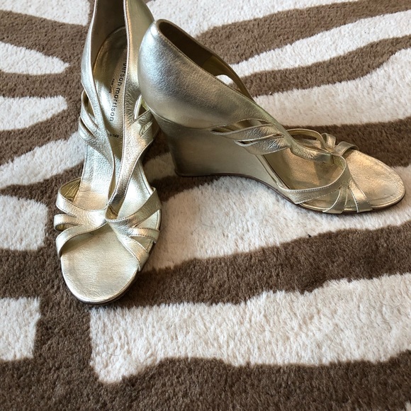 Sigerson Morrison gold open toe wedge - Picture 6 of 6